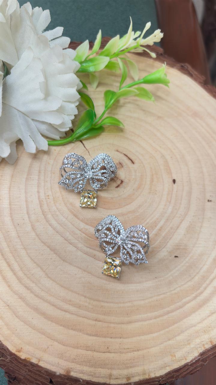 Bow Diamond Earring